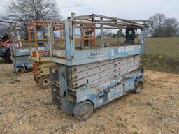 Genie GS-2632 Scissor-type Manlift, s/n 87882 (Salvage)