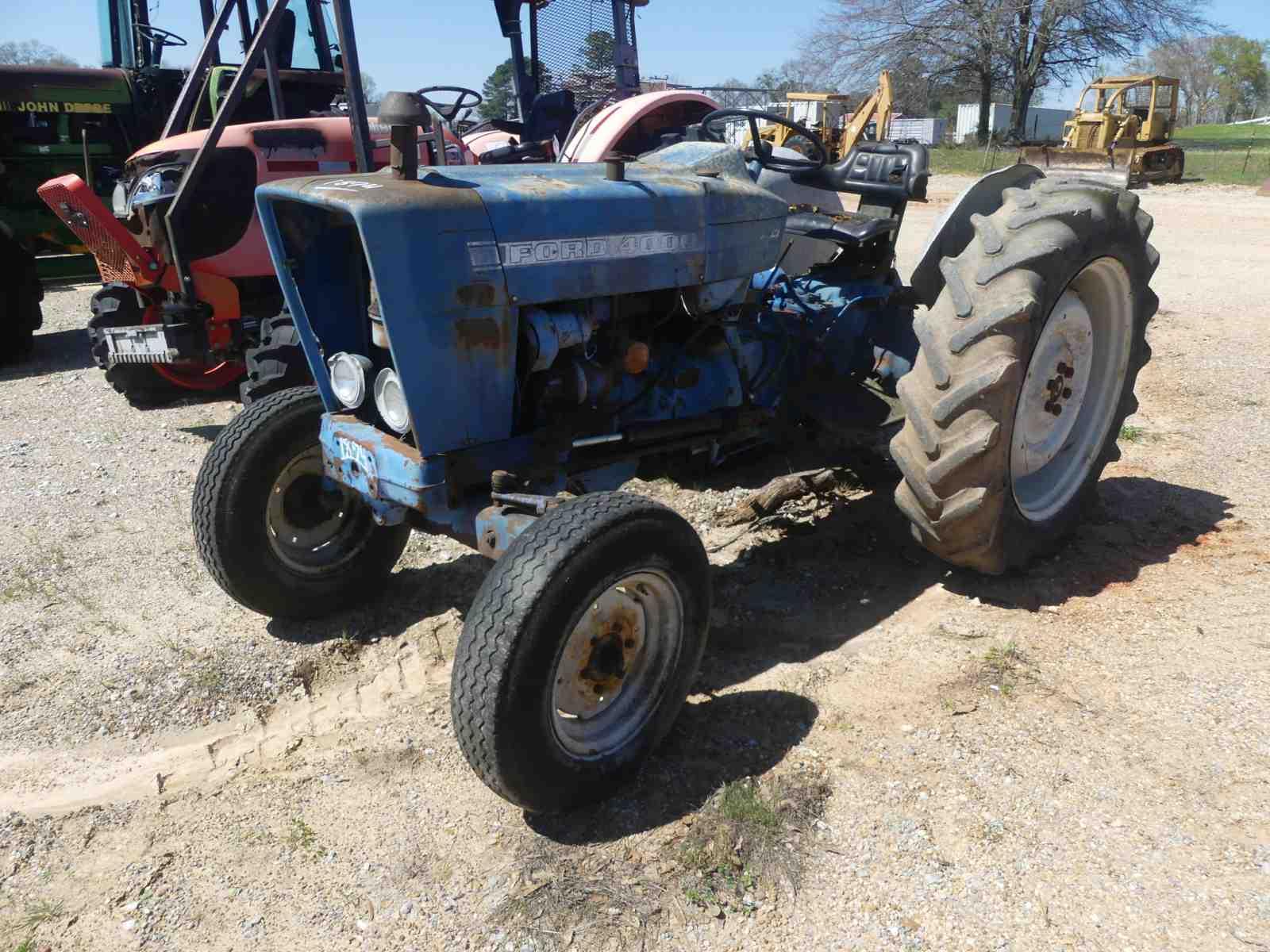 Ford 4000 Tractor (Salvage): Meter Shows 6224 hrs