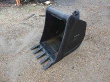 Tag 24" Bucket fits 80 Size Excavator: Quick Connect