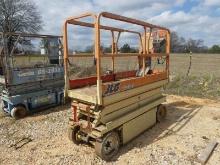 JLG 2032E2 Scissor-type Manlift, s/n  0200058614 (Salvage)