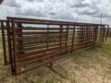 20' Heavy-duty Cattle Panel w/ Gate (Selling Offste) Located in Headland, A