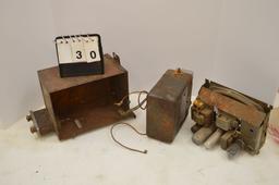 1932 Chevy Radio Shell & 1949 Chevy Accy Radio W/ Speaker