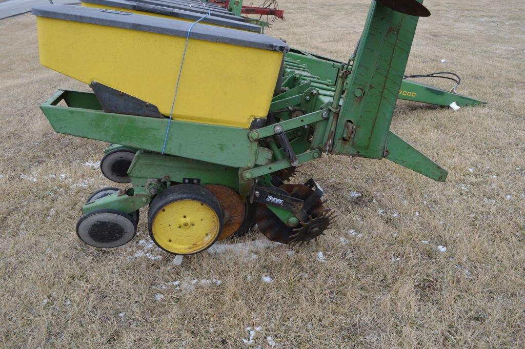 John Deere 7000 Planter, 8 Row 30inch, 2 Bushel Corn Boxes With Meters, 3 B