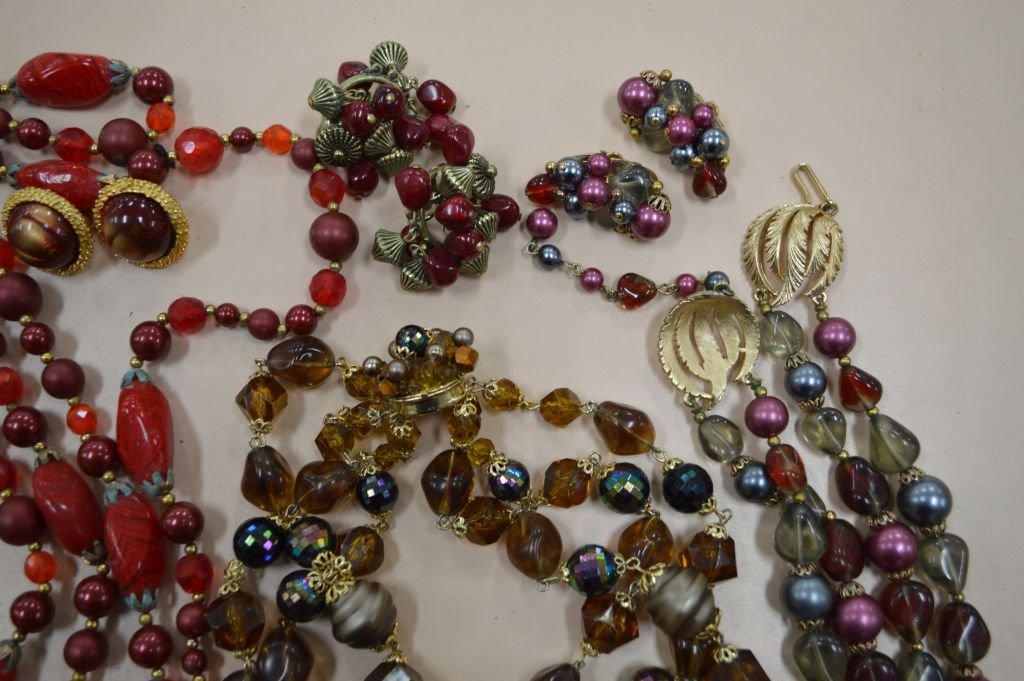Large Asst Of Chunky Necklaces And Earrings (some Trifari)