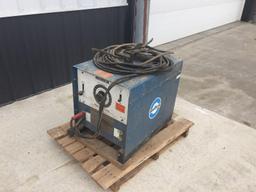 Miller Dialarc 250-AC/DC Welder w/ Leads