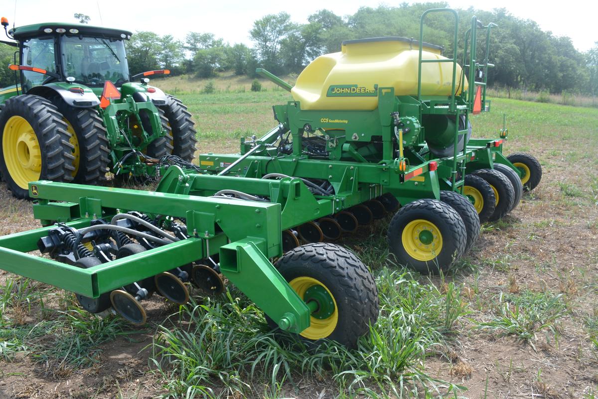 2013 John Deere 1990ccs Air Seeder, Less Then 6000 Acres, 30’, 15” Row Spac