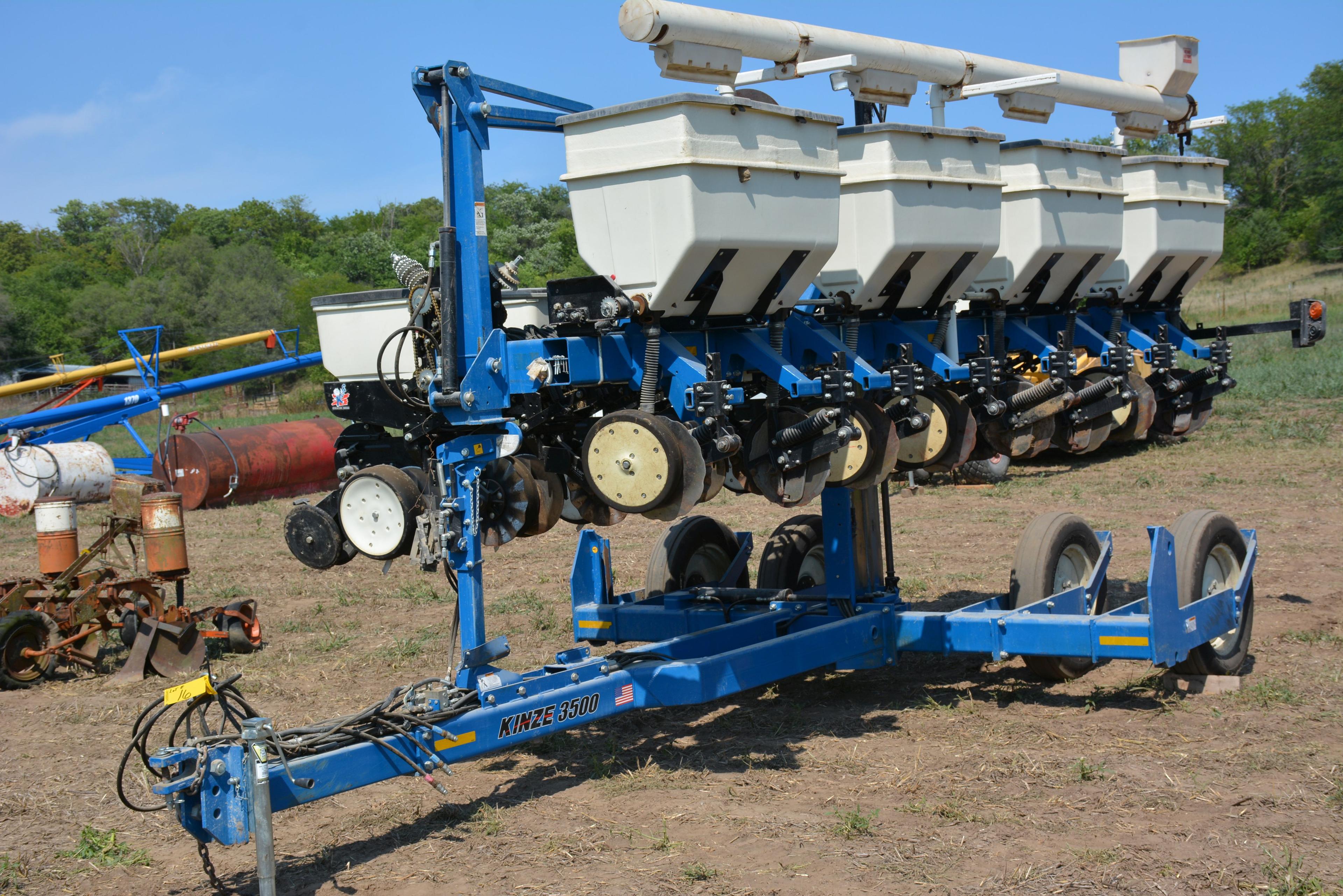 2014 Kinze 3500 Planter, 8 Row 30”, Kpm Ii, Auto Row Shutoff, Auger Fill By