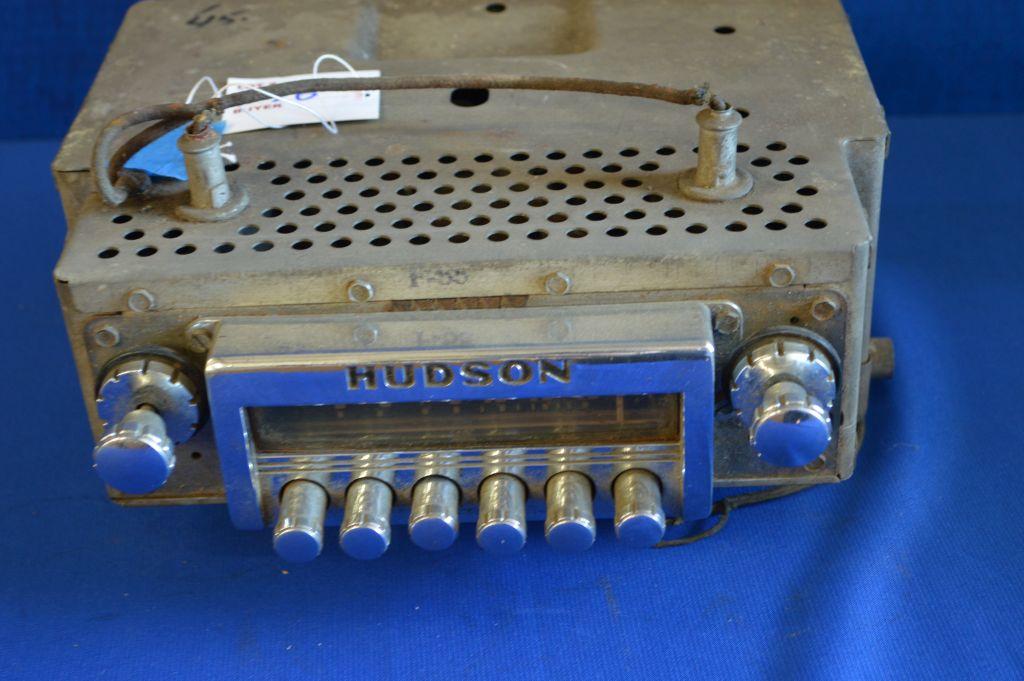 Hudson Push Button Radio