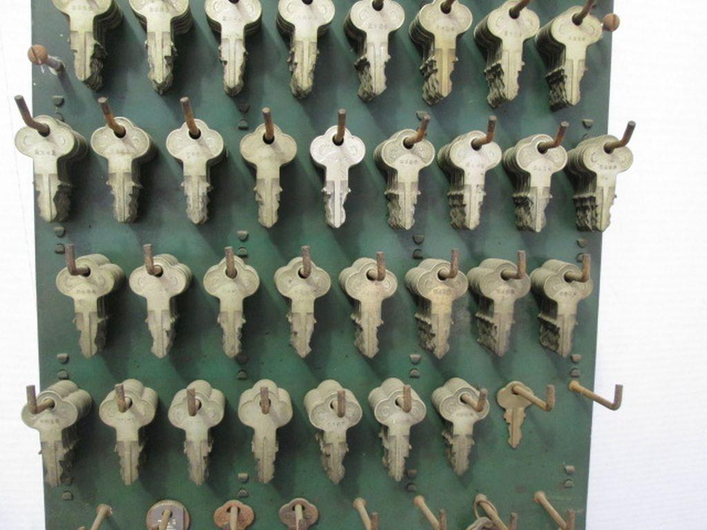 Independent Lock Company Fitchburg, Mass Wood Key Rack With Approx 700 Keys