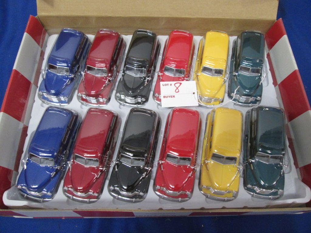 Kinsmart Chevrolet 1950 Surburban Carryall Retail Display & Die Cast Cars 1