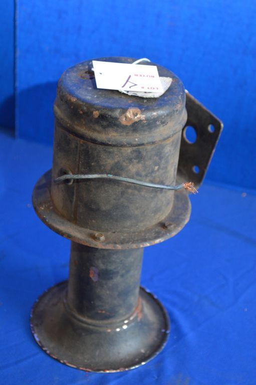 1930's Ford 6volt Pre-owned Ahoogha Horn