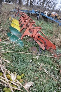 IHC 720 Plow, 5-btm., 18”