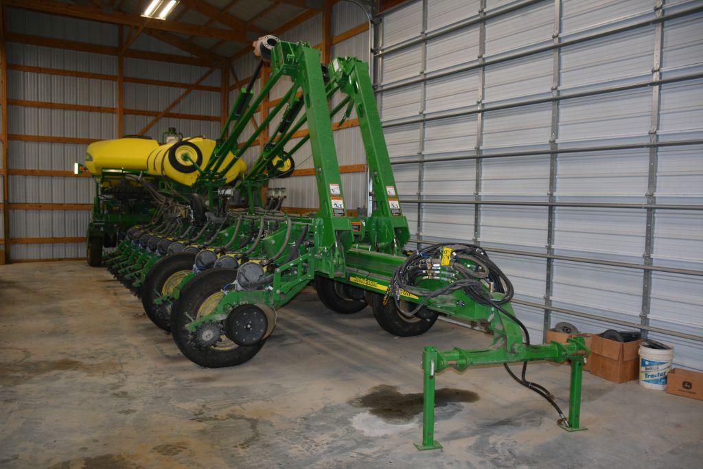 2013 JD 1770NT Planter, 24R30 with pro units and CCS, 2 - 50 bu. tanks, fol