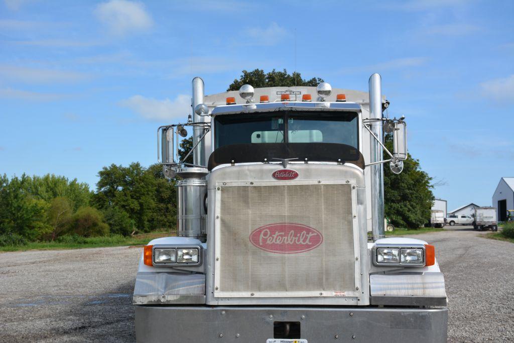 1989 Peterbilt Semi, 379 short ood, 425 Cat motor, 9-spd. Eaton trans., 10-