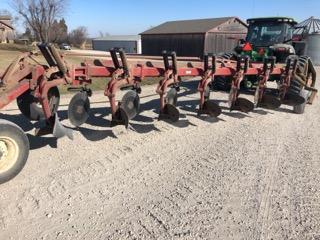 Case Ih 7500 7-bottom, Vari-width Plow, Spring Resets, On-land 3 Pt. Hitch,