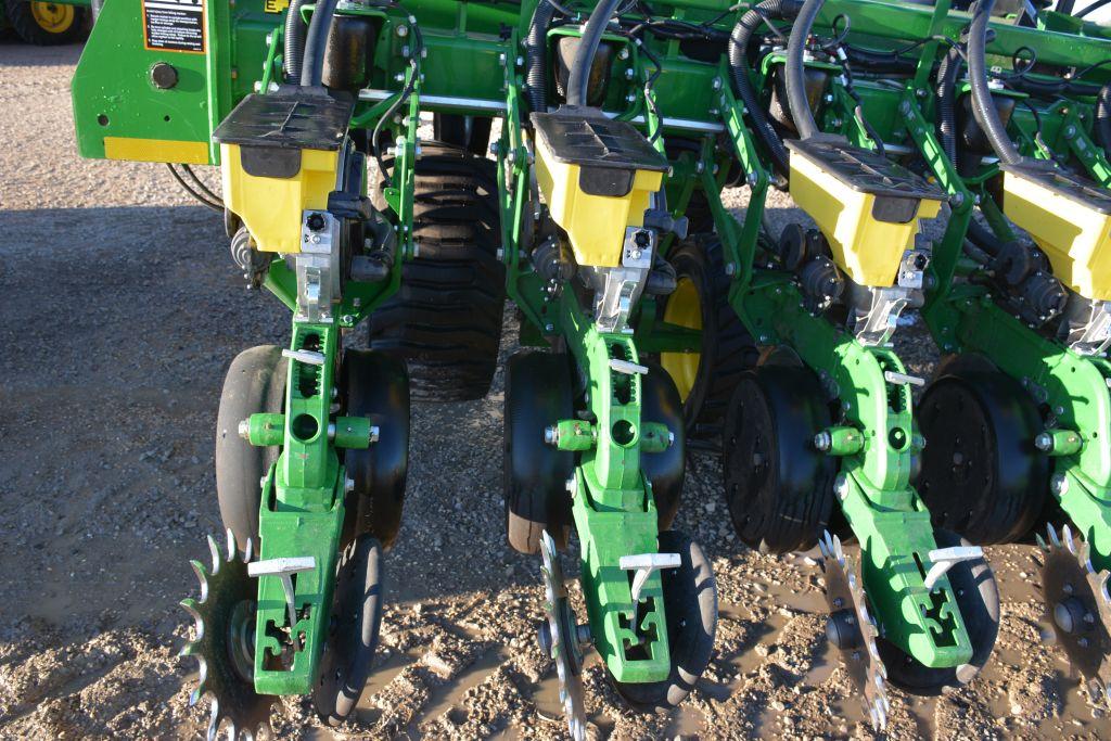 2015 Jd Db60, 36-row, 20” Planter, Sn-1jldb60xhee760116, Point Row Clutches