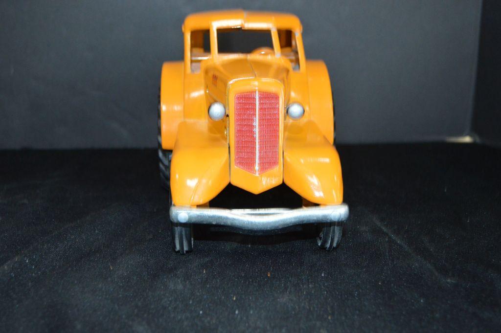 MM 1938 Tractor - Car w/ Cab