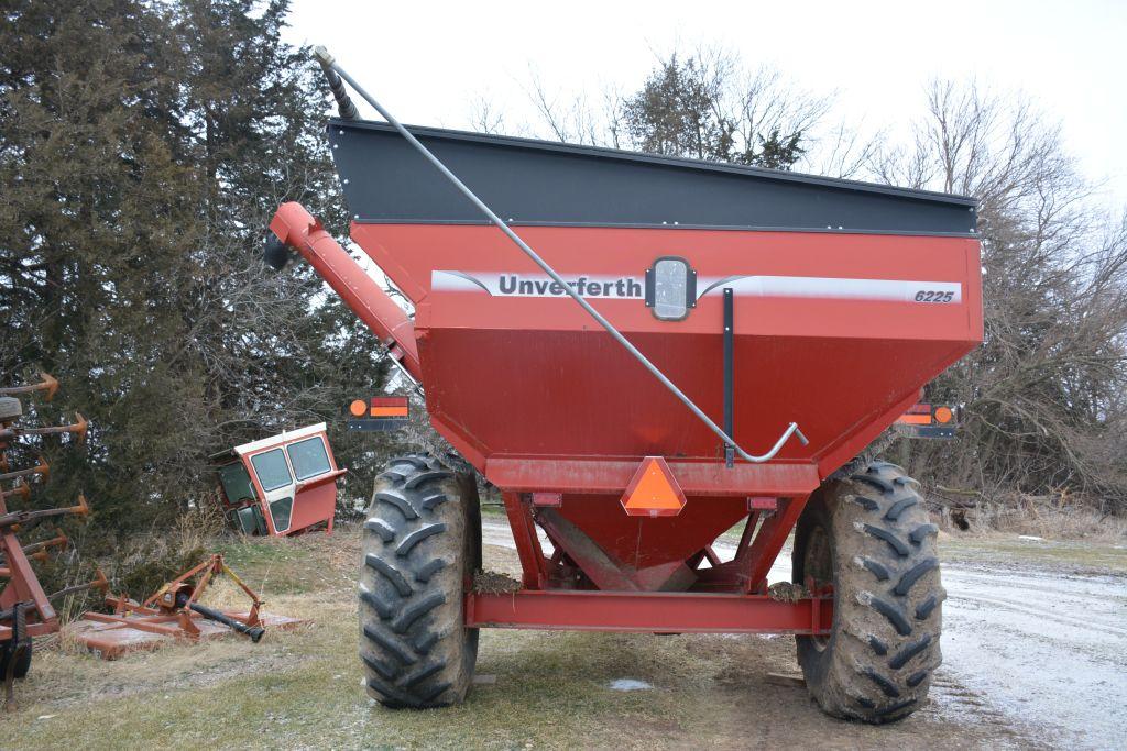 2010 Unverferth 6225 Auger Wagon, Corner Auger, 24.5-32 Tires, Lights, Roll