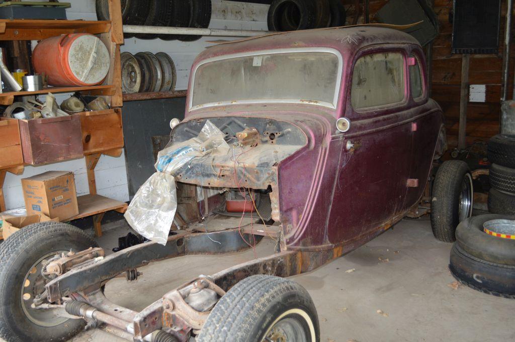 1933 Ford 5 Window Coupe, 3 Hinge, No Motor, With Grill and Fenders and Run