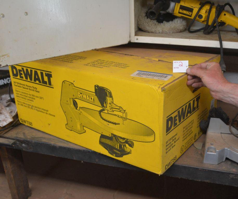 DeWalt DW788 Table Top 20" HD Variable Speed Scroll Saw