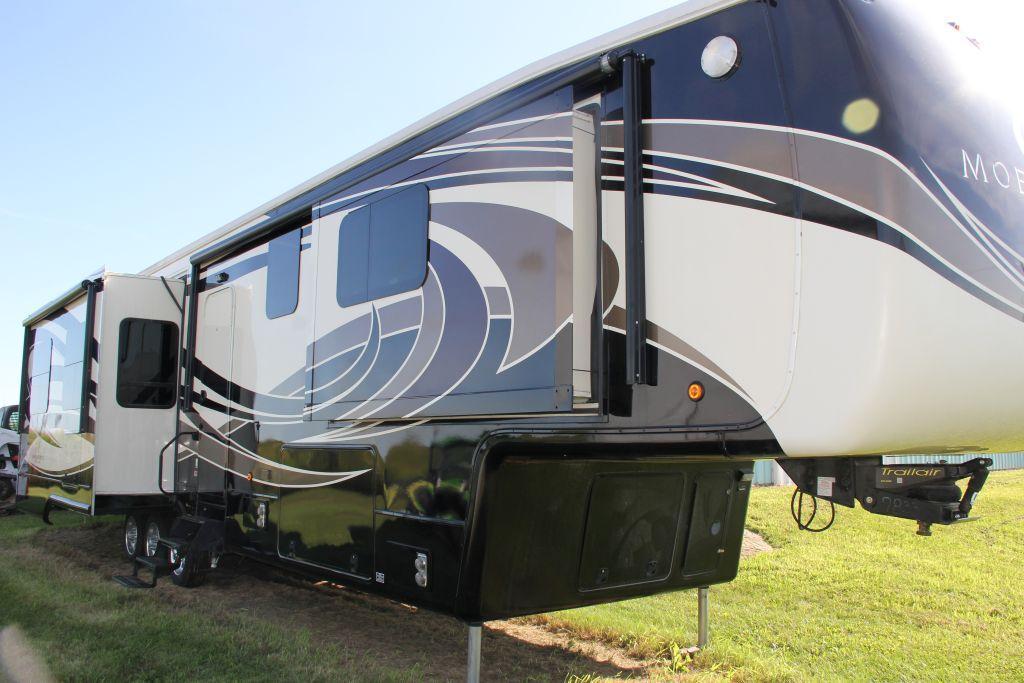 2016 - 44 ft DRV Moble Suite, 4 Slide Outs, 2 Beds, 3 AC Units, 2 Heat Pump