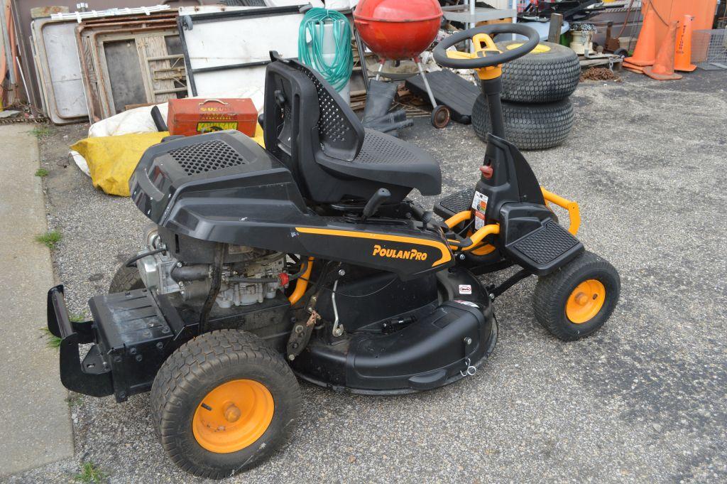 2017 Poulan 10 1/2 HP 30" Riding Mower - Like New