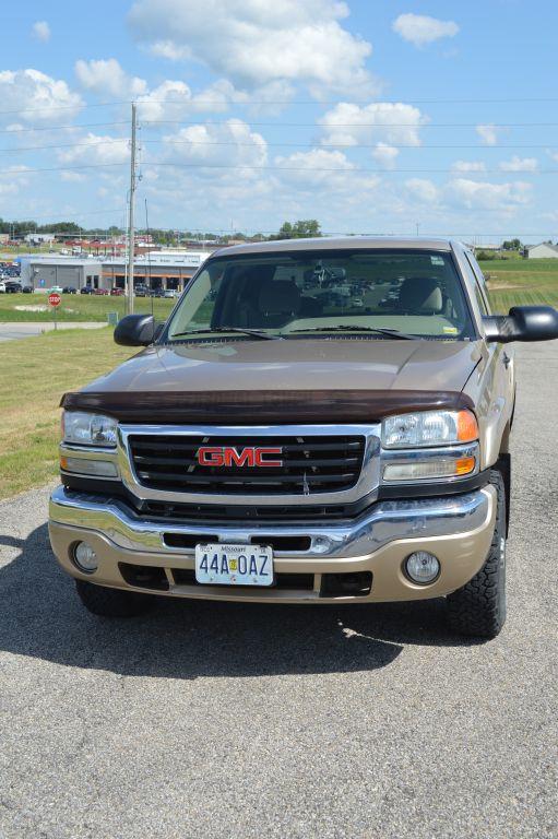 2004 Duramax Diesel 2500, Gold/Tan, Extended Cab, New Box Sides