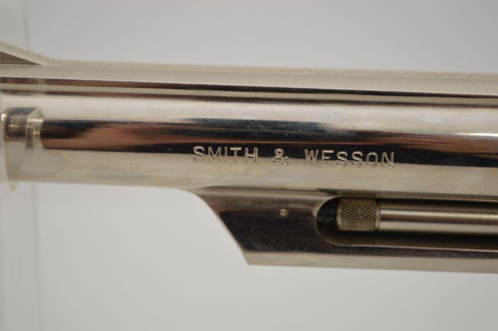 Smith & Wesson Model 57-1, 41 Mag, Nickel 6 Shot, Wood Grips Target Trigger