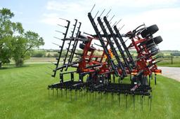 2018 Case IH Tiger-mate 255 Field Cultivator, 25.5’, 7.3 Maxxi-Point Plus K