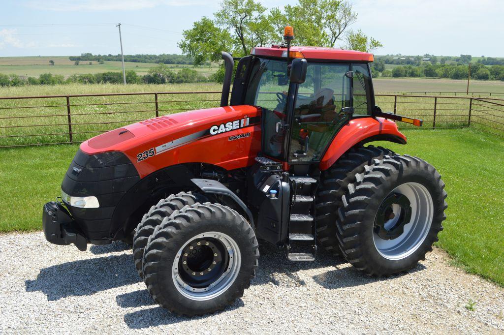 2012 Case IH 235 Magnum, MFWD, 1621 Hours, 19 Speed Power Shift Economy Tra