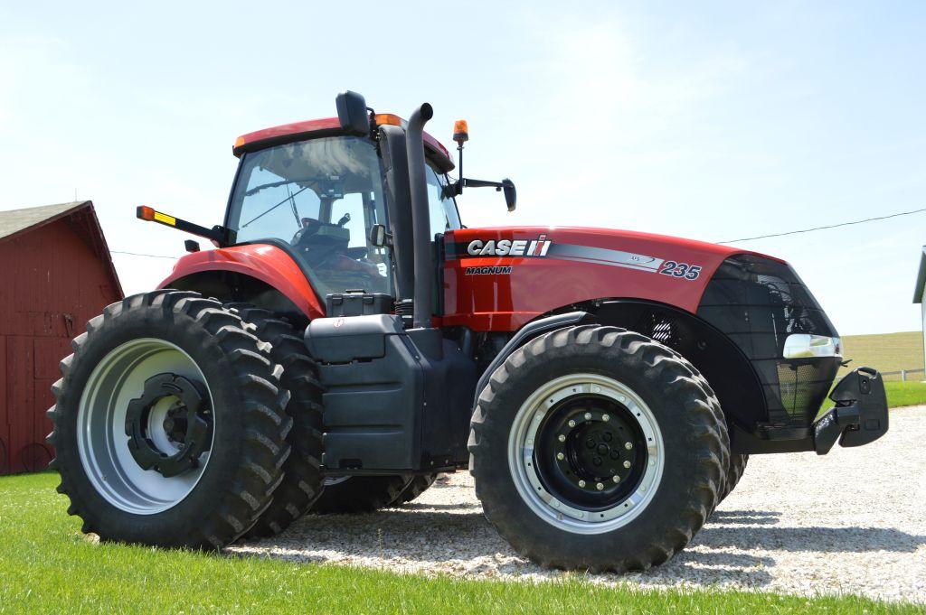 2012 Case IH 235 Magnum, MFWD, 1621 Hours, 19 Speed Power Shift Economy Tra