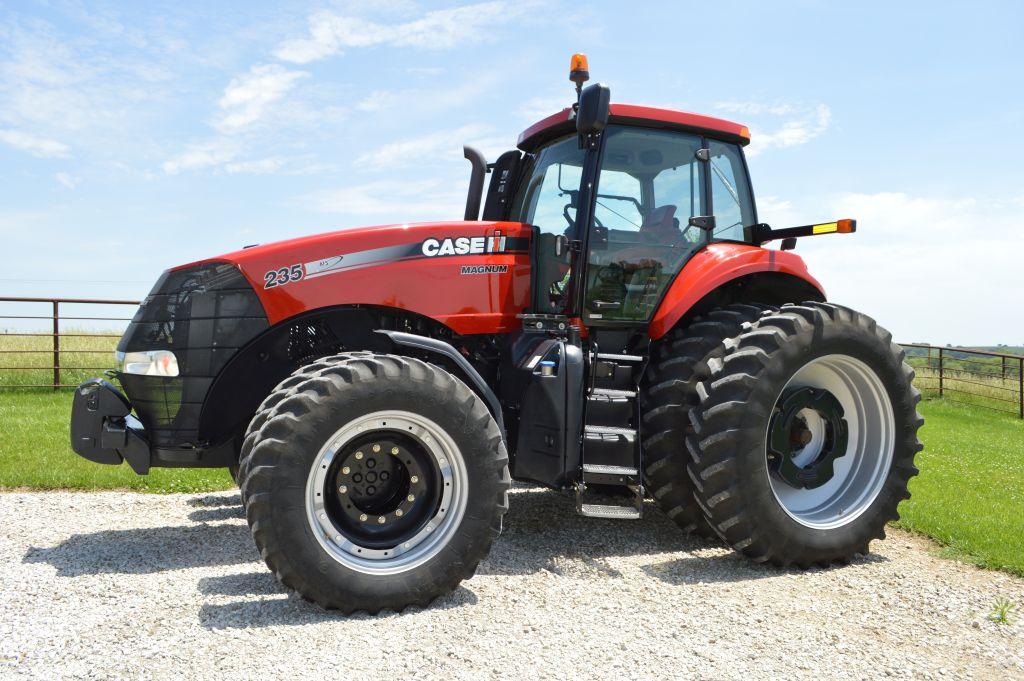2012 Case IH 235 Magnum, MFWD, 1621 Hours, 19 Speed Power Shift Economy Tra