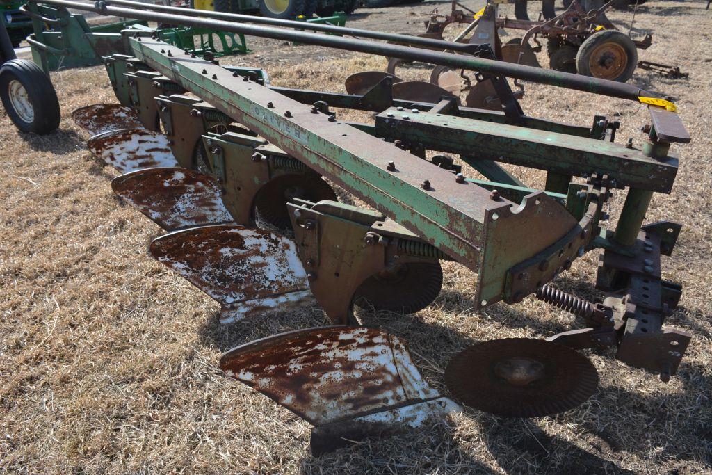 Oliver 568 Plow, 5-18”