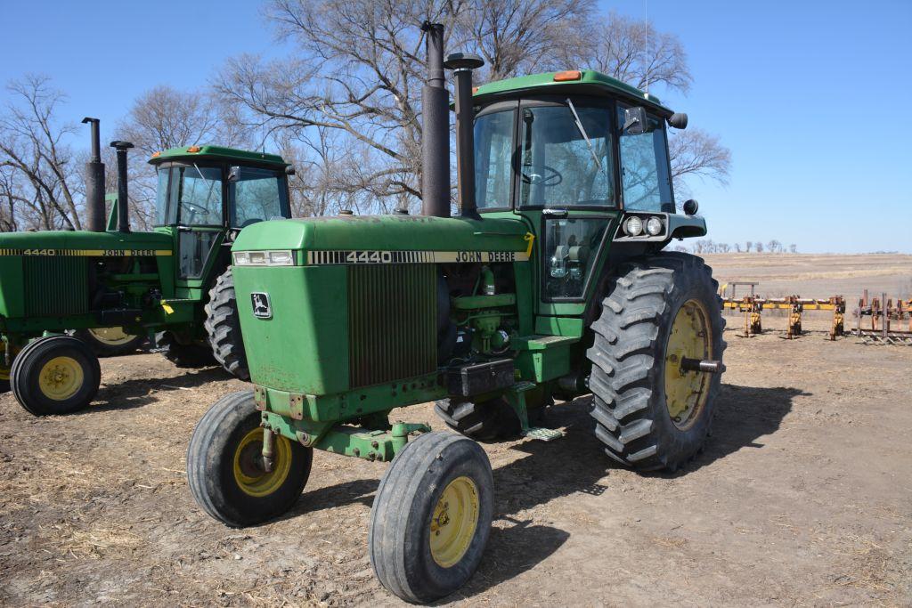 1982 John Deere 4440, 3Scv's, 540/1000PTO, Quad Range Transmission, 18.4 R3