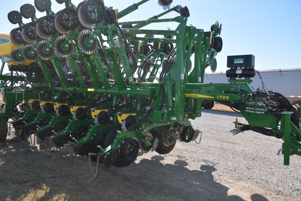 2019 John Deere 1795 Max Emerge 5E, 16/32 Row Splitter, Commodity Fill w/ Marke