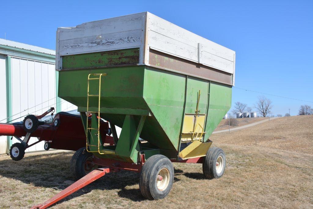 Brent 250 bu Gravity Wagon, 24" Extension,  12.5L-15 Tires