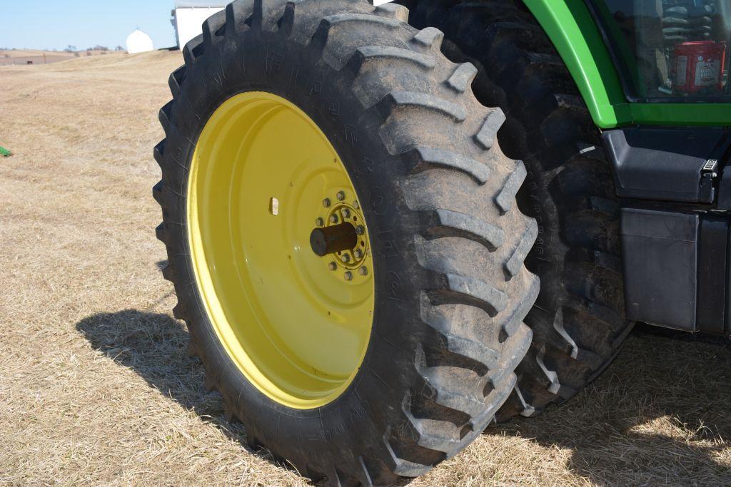 1995 John Deere 8400 MFWD Tractor, 7926 hrs, New Interior, 16 spd Power shi