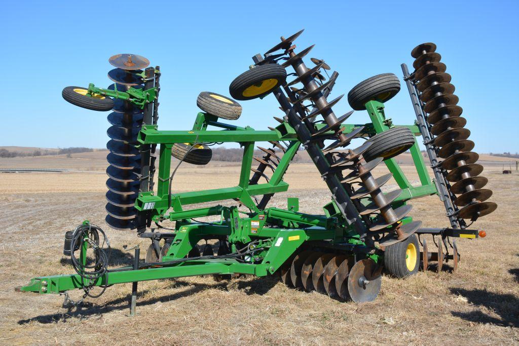 John Deere 637 Disk, 32' 1" width, 24" Blade, Walking Tandem, - Like New