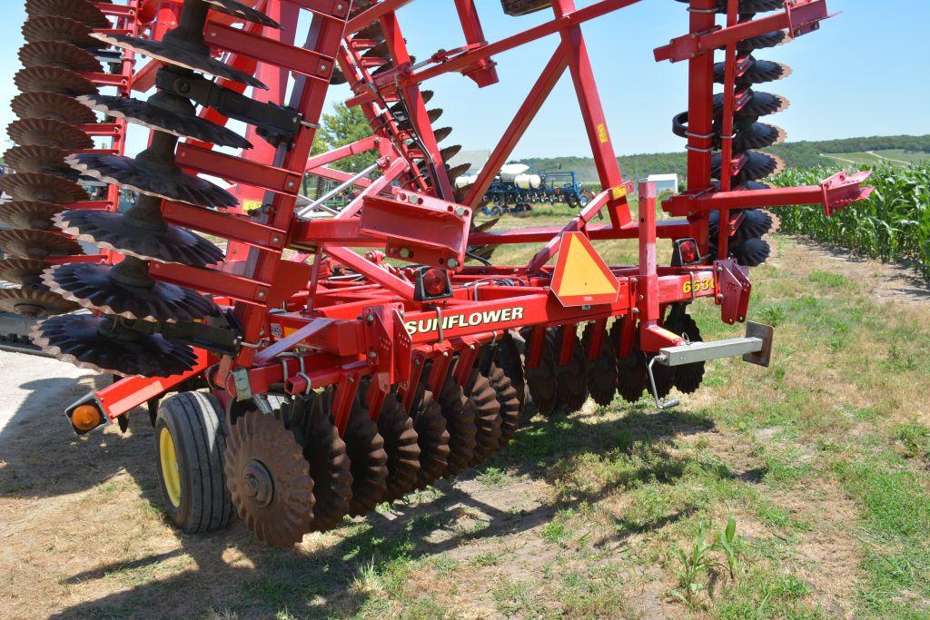 Sunflower 6630 33' Vertical Tillage Tool, Saber Disk Blades, Rolling Basket