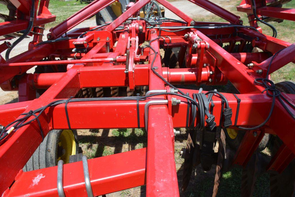 Sunflower 6630 33' Vertical Tillage Tool, Saber Disk Blades, Rolling Basket