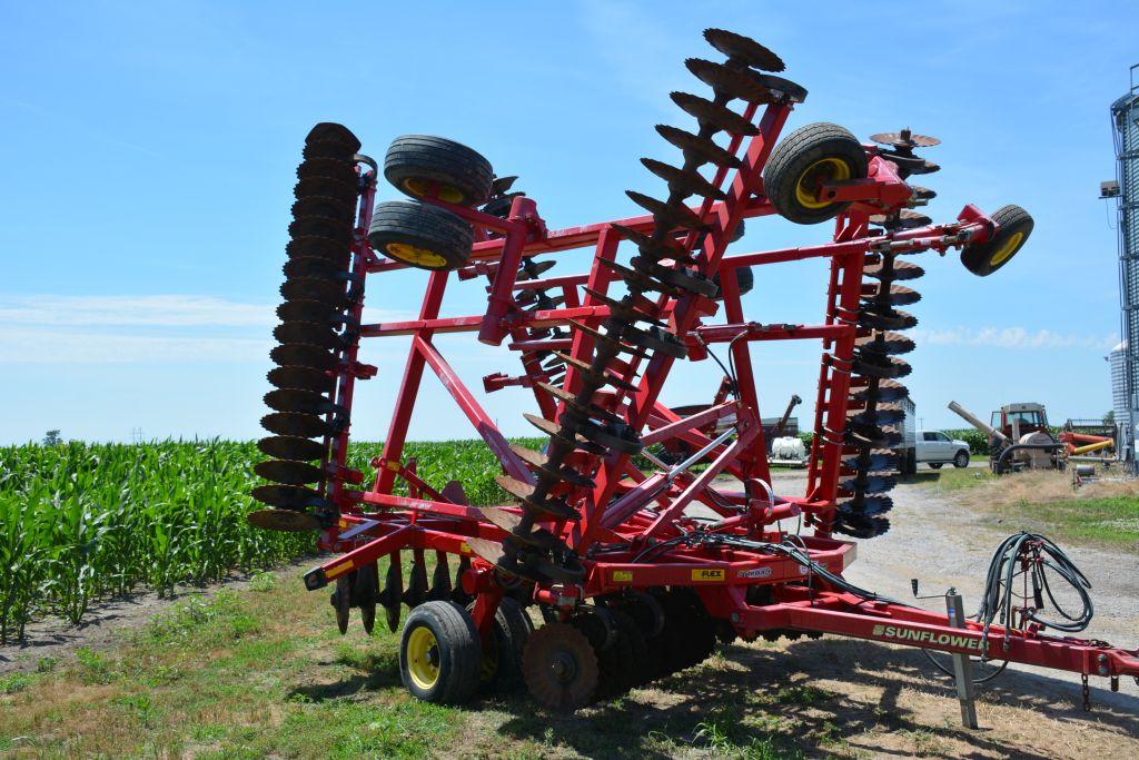 Sunflower 6630 33' Vertical Tillage Tool, Saber Disk Blades, Rolling Basket