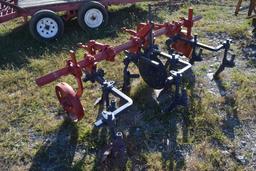 IH 200, 2 Row Fast Hitch Cultivator