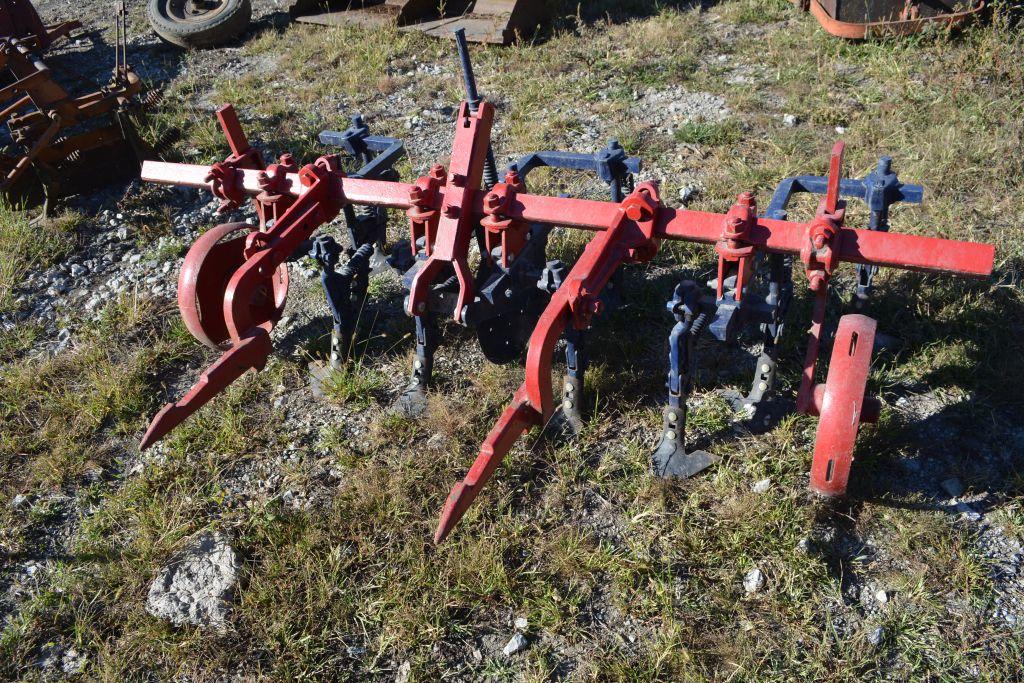 IH 200, 2 Row Fast Hitch Cultivator