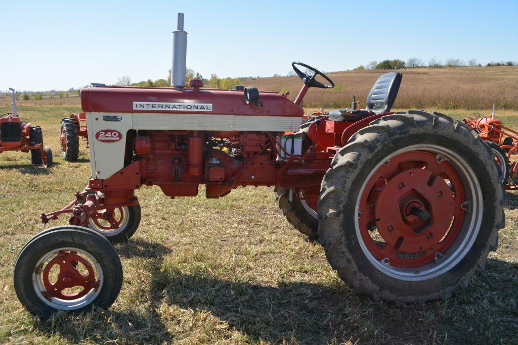 IH 240 Wide Front, Clam Shell Fenders, Rear Wheel Weights, Good Paint, Tire