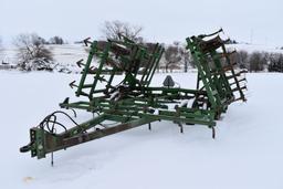 John Deere 960 Cultivator, 24’, Good Sweeps, New Harrow Teeth, Some New Rub