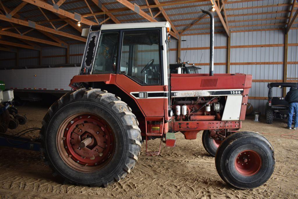 International 1586 Tractor, Shows 4610 Hours, Less Then 500 Hours On New TA