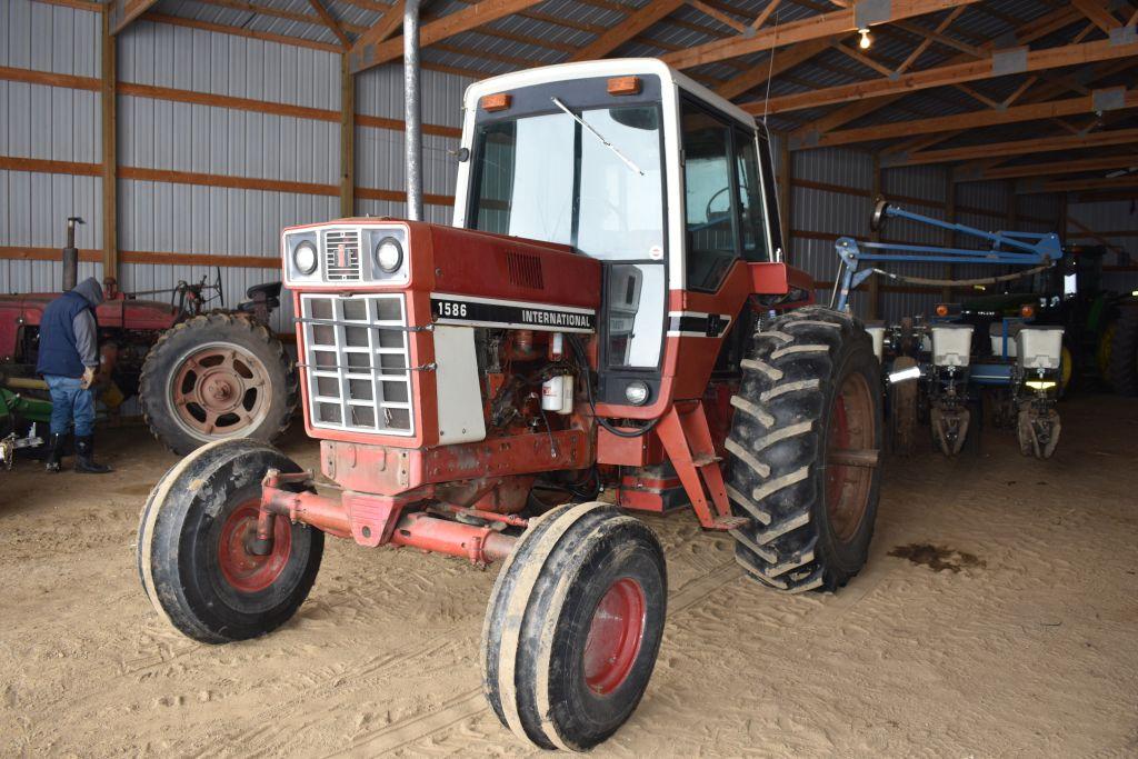 International 1586 Tractor, Shows 4610 Hours, Less Then 500 Hours On New TA