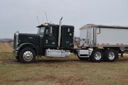 1982 Freightliner, Sleeper Cab, 400 Cat, Dual Fuel Tanks, 15 Speed Road Ran