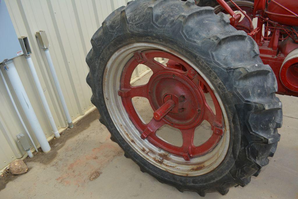 H Farmall Narrow Front, S/N: FBH-37551, rear rubber 12.4-38” (85%)