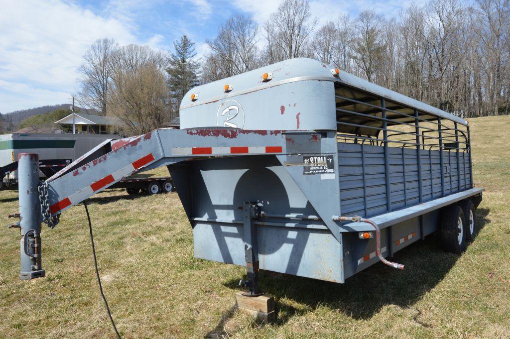 2004 Stoll 20 ft. Goose neck Livestock Trailer, double center gates, dual a